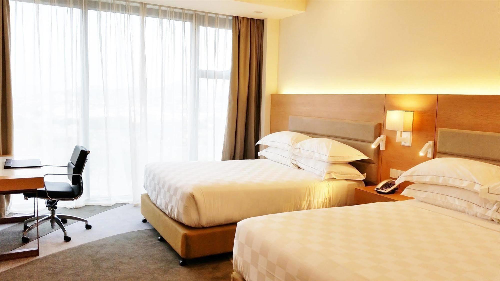The Stanley Hotel & Suites Port Moresby Exteriör bild